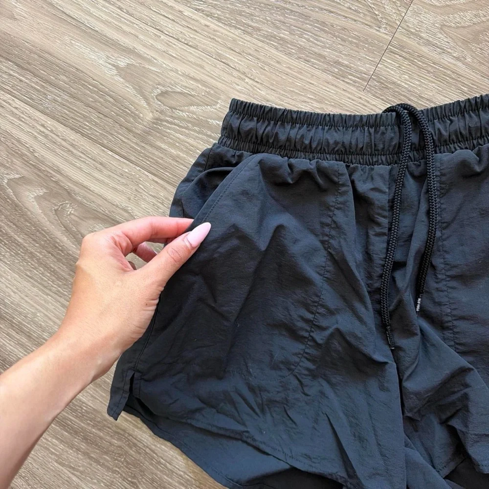 ALO Yoga Men’s Black Athletic Shorts with Drawstring